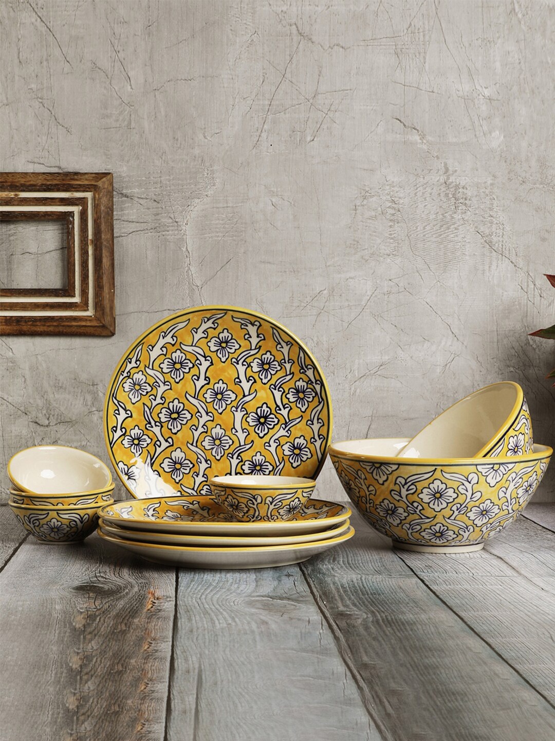 

VarEesha Yellow & White 10 Pieces Handcrafted & Hand Painted Ceramic Glossy Dinner Set