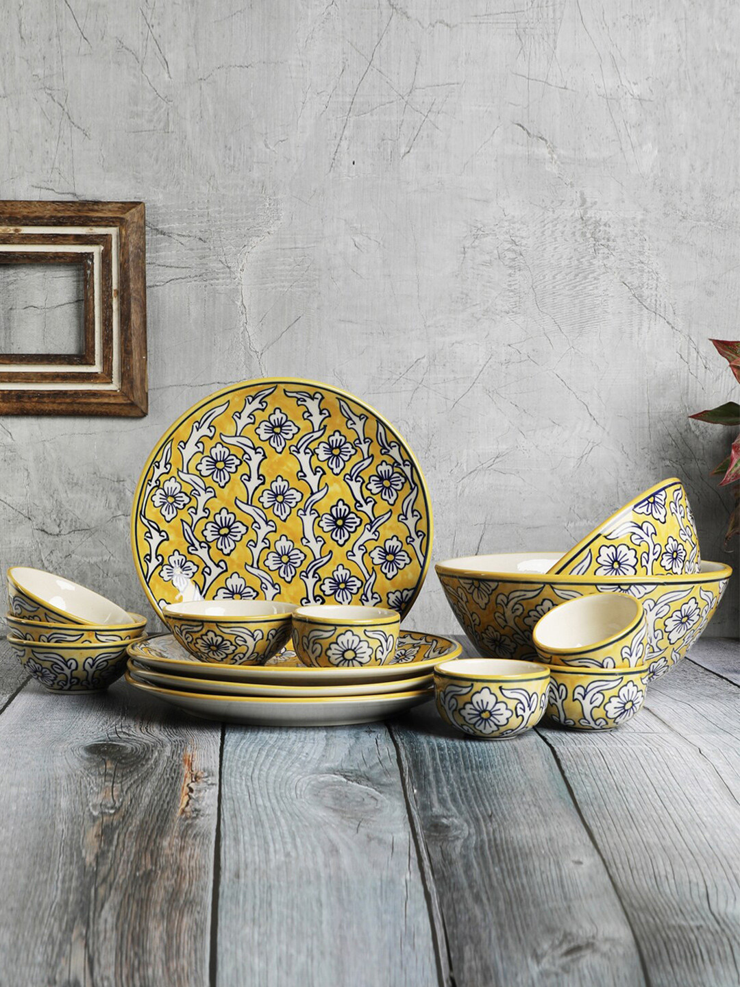 

VarEesha Yellow & White 14 Pieces Handcrafted and Hand Painted Printed Ceramic Glossy Dinner Set