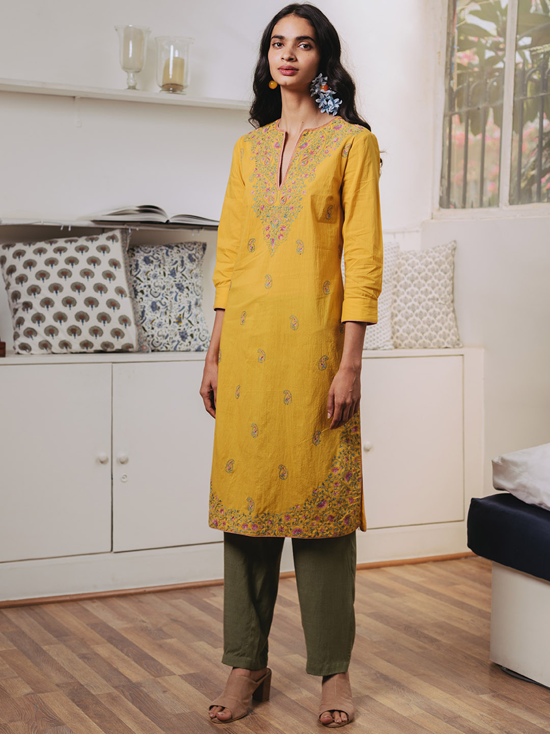

aarke Ritu Kumar Women Yellow & Olive Green Ethnic Embroidered Kurta with Trousers