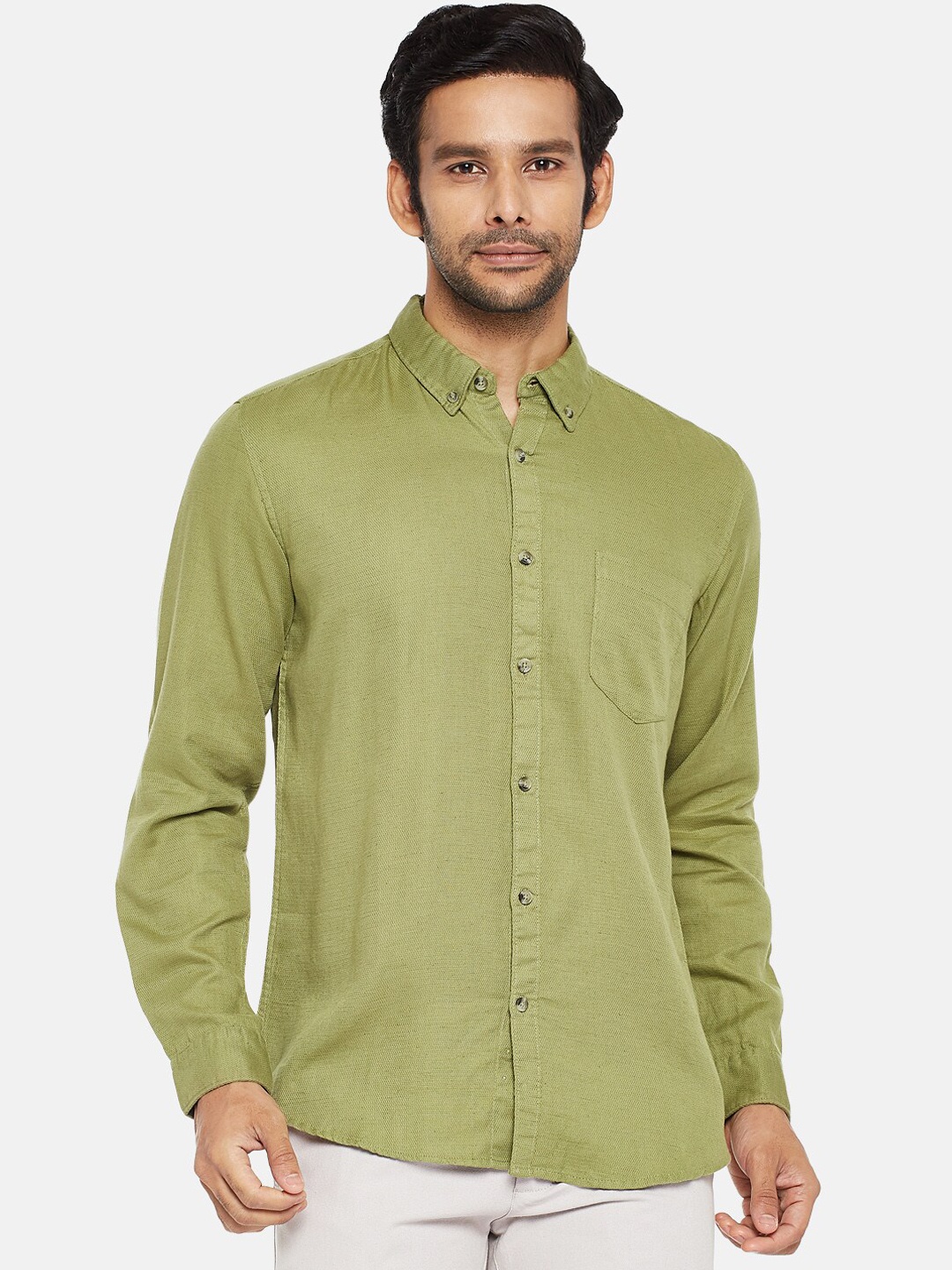 

BYFORD by Pantaloons Men Green Solid Casual Shirt