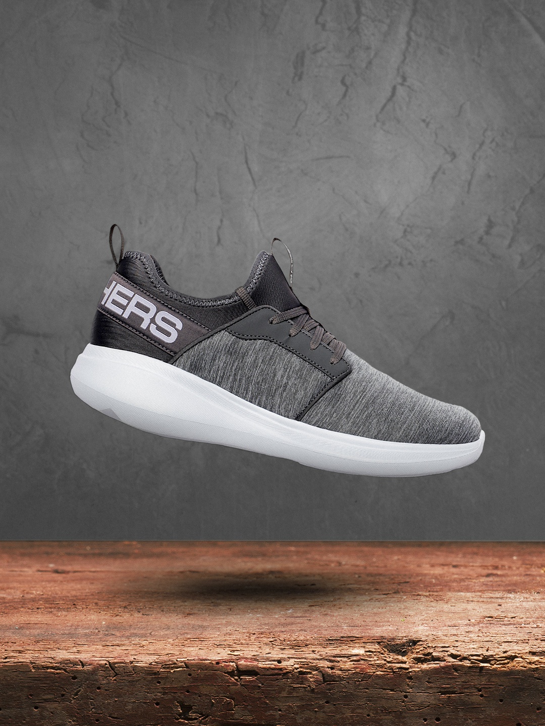 

Skechers Men Grey GO RUN FAST - ALULIGHT Running Shoes