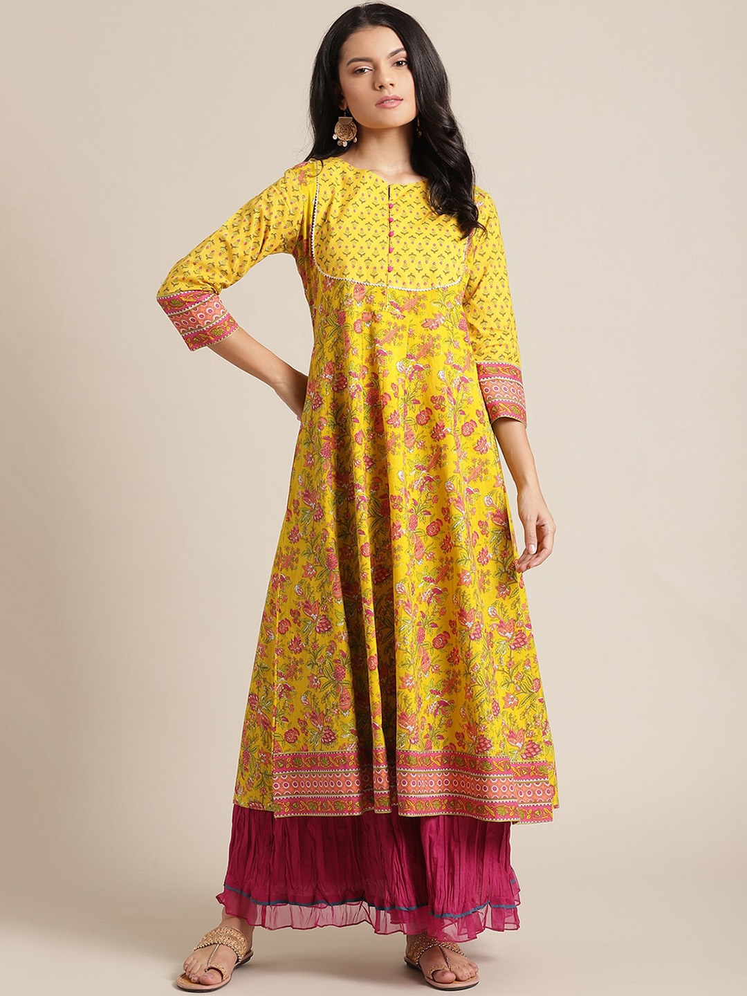 

Varanga Women Yellow & Pink Ethnic Motifs Printed Gotta Patti Kurta