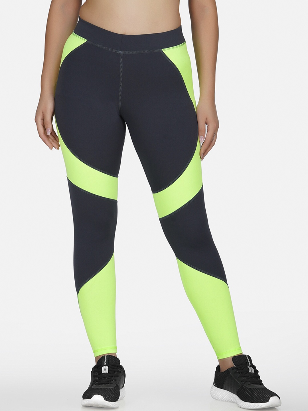 

NEU LOOK FASHION Women Charcoal Grey & Green Colourblocked Gym Tights