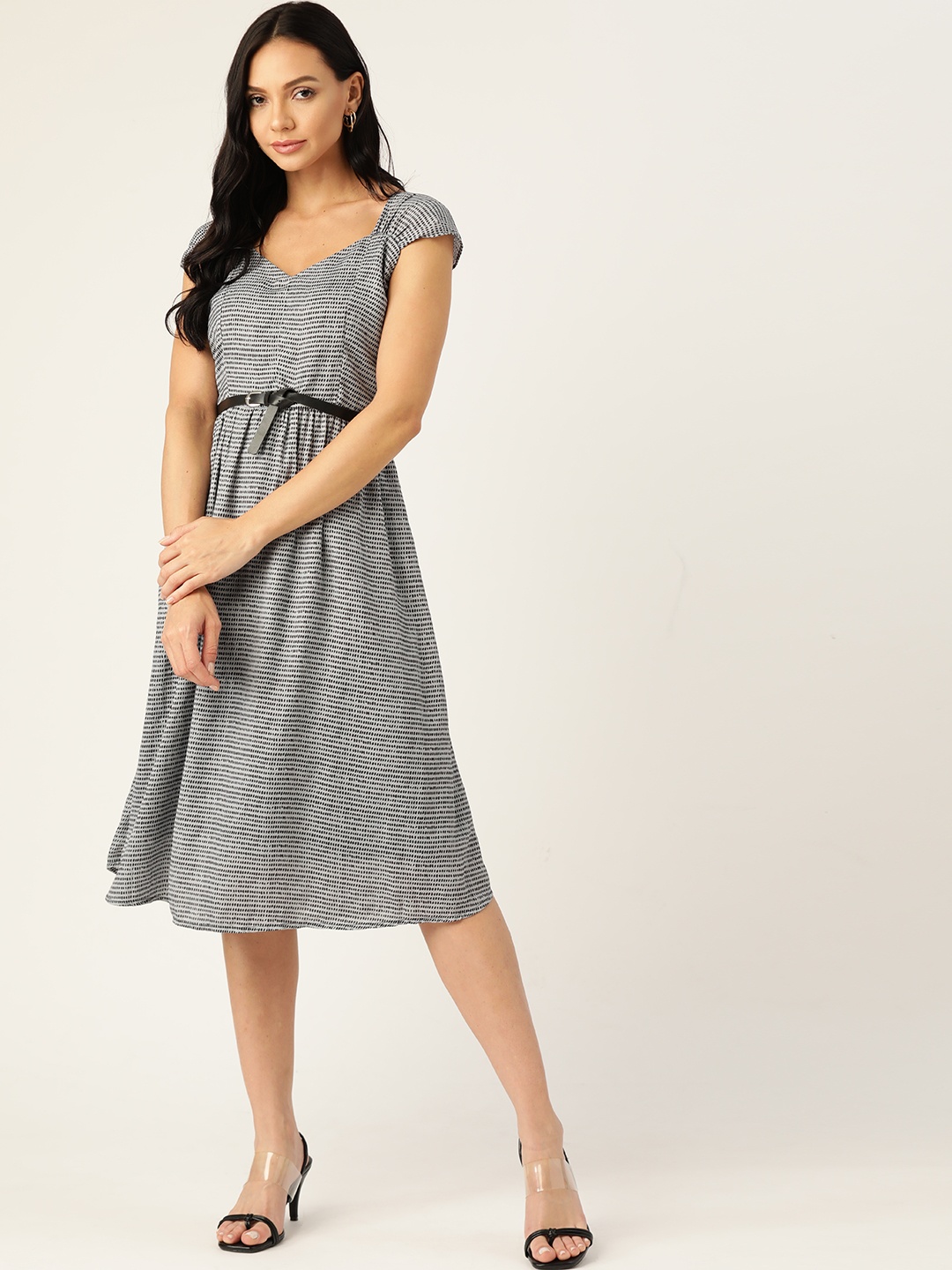 

Off Label Black & Grey Polka Dots Printed Dress