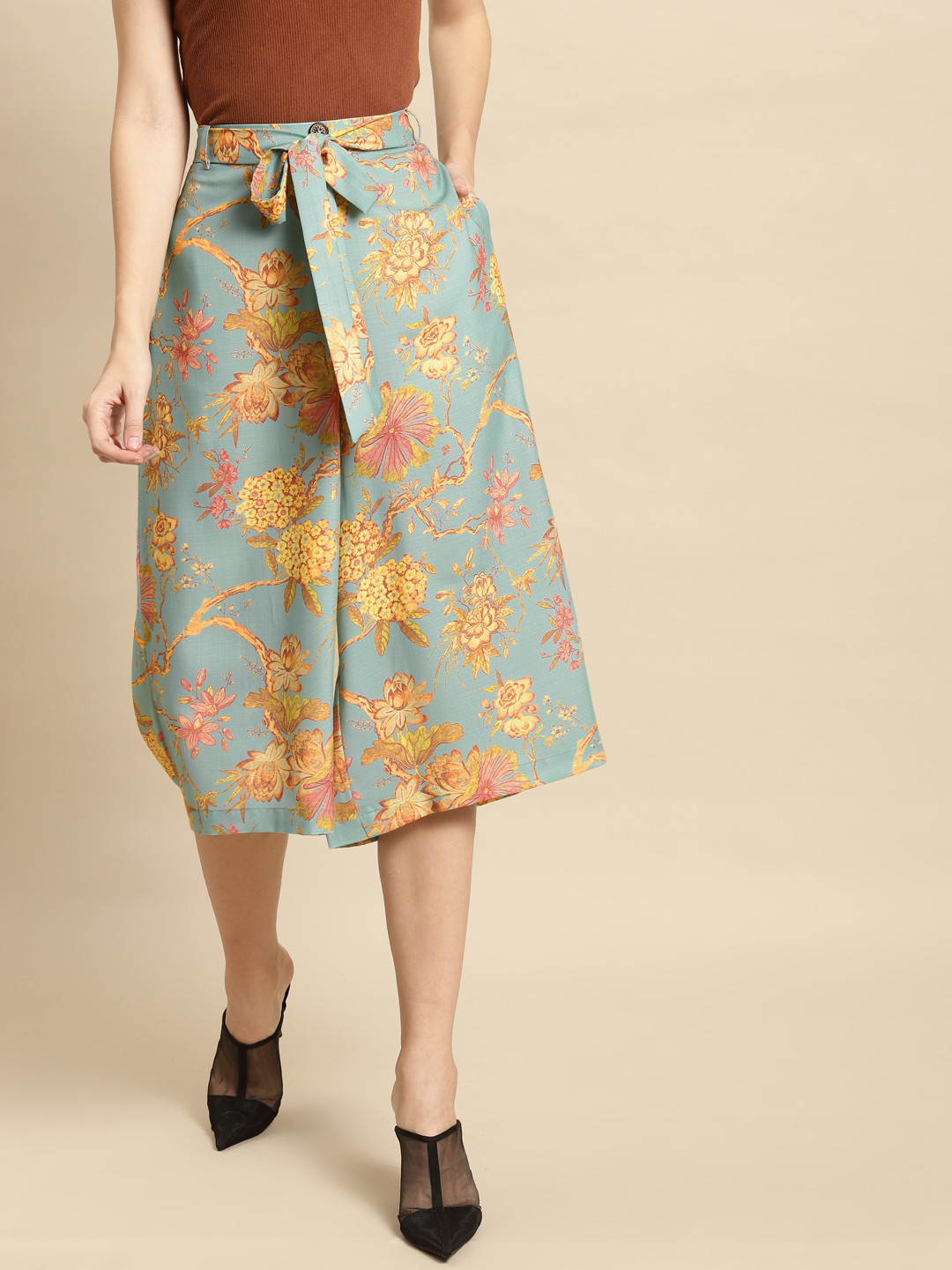 

WoowZerz Women Green Ethnic Motifs Printed Smart Loose Fit High-Rise Culottes