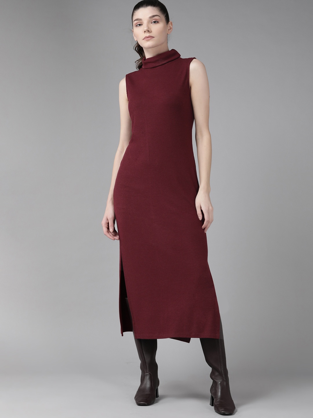 

Roadster Maroon Ribbed Side Slits Bodycon Midi Dress