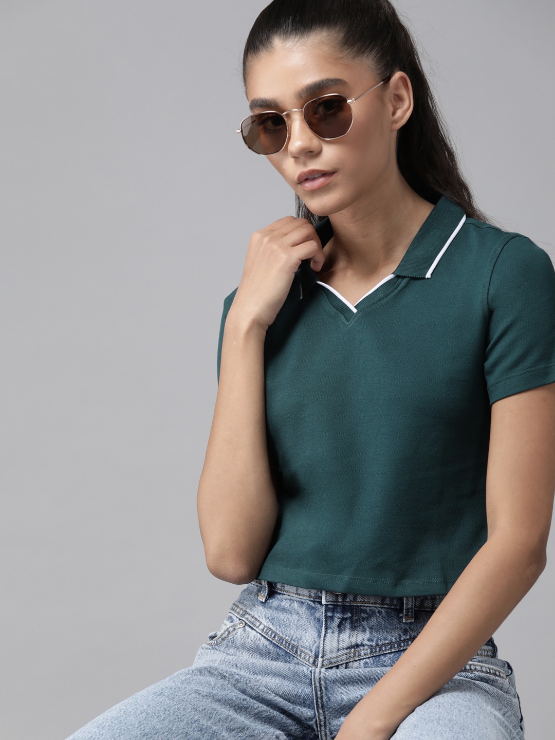 

Roadster Teal Green Solid Spread Collar Cropped Top