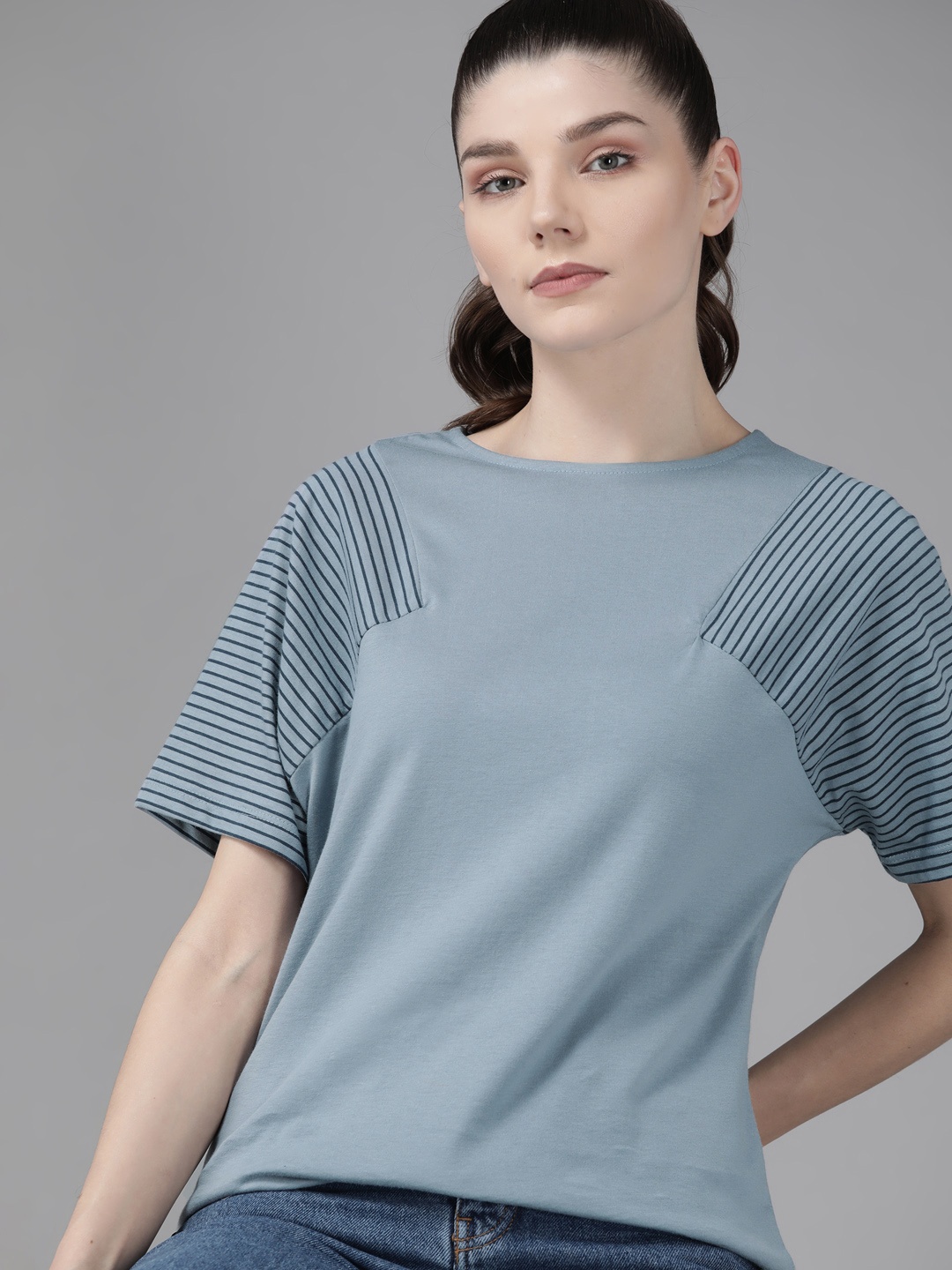 

Roadster Blue Solid Pure Cotton Top