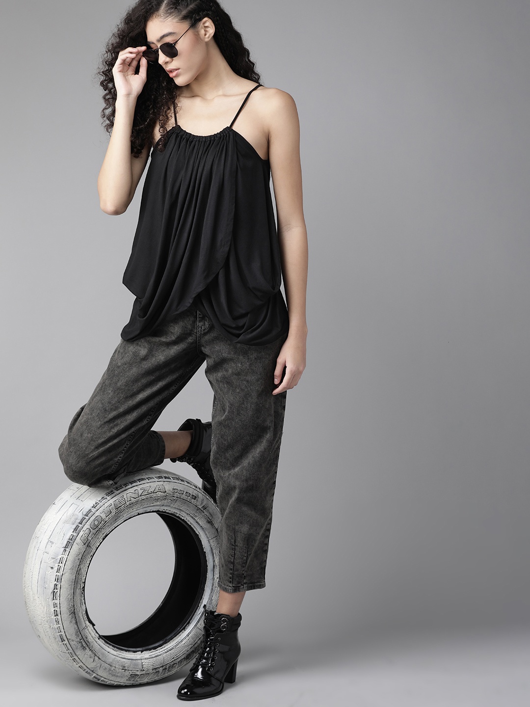

Roadster Women Black Solid Tulip Hem Top