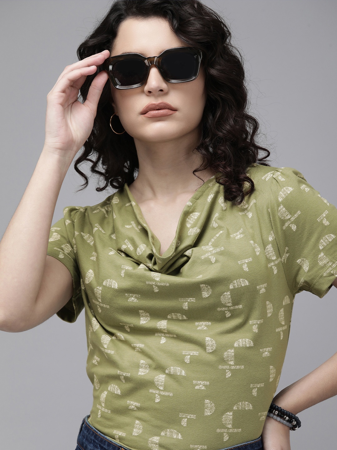 

Roadster Women Olive Green & Gold-Coloured Geometric Printed Cowl Neck Regular Top