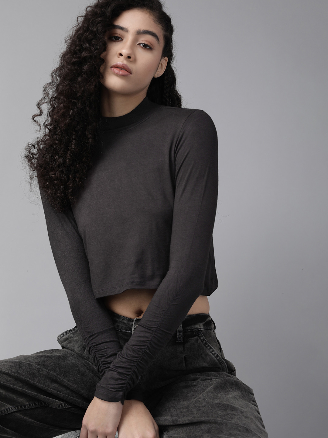 

Roadster Women Black Solid Crop Top