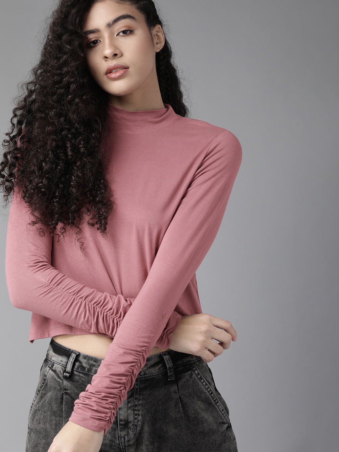 

Roadster Women Pink Solid Crop Top