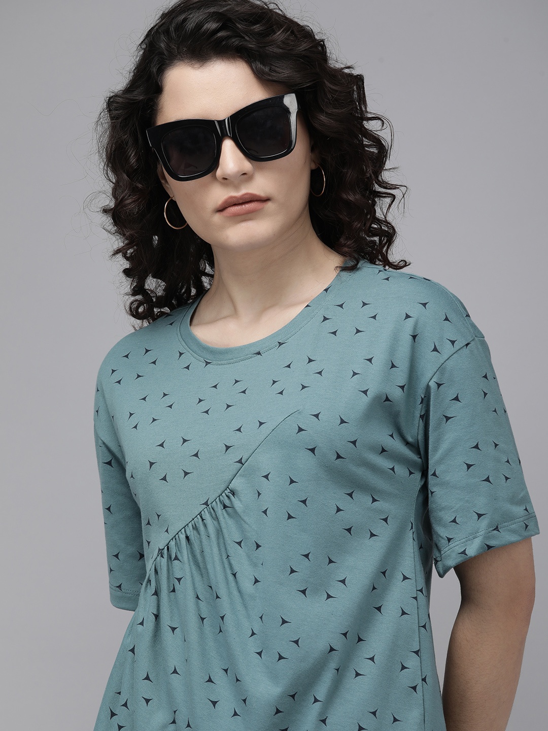 

Roadster Women Teal Green Geometric Printed Regular Top