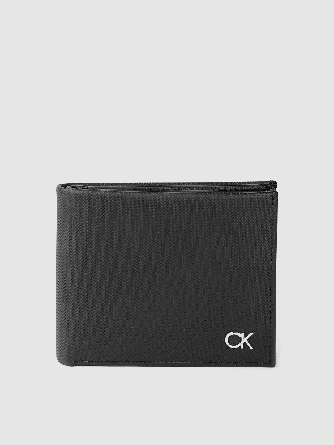 

Calvin Klein Men Black Textured Leather Two Fold Wallet