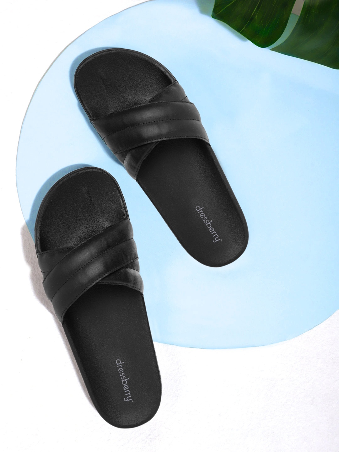 

DressBerry Women Black Quilted Sliders