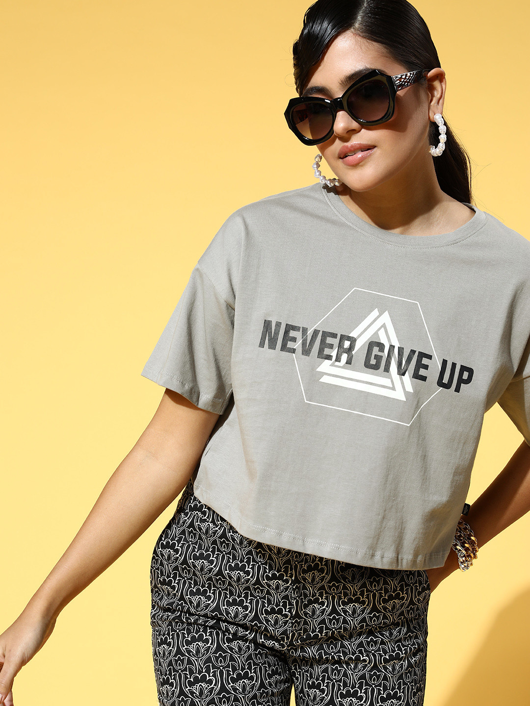 

Roadster Women Taupe Typography Printed Drop-Shoulder Sleeves Pure Cotton T-shirt