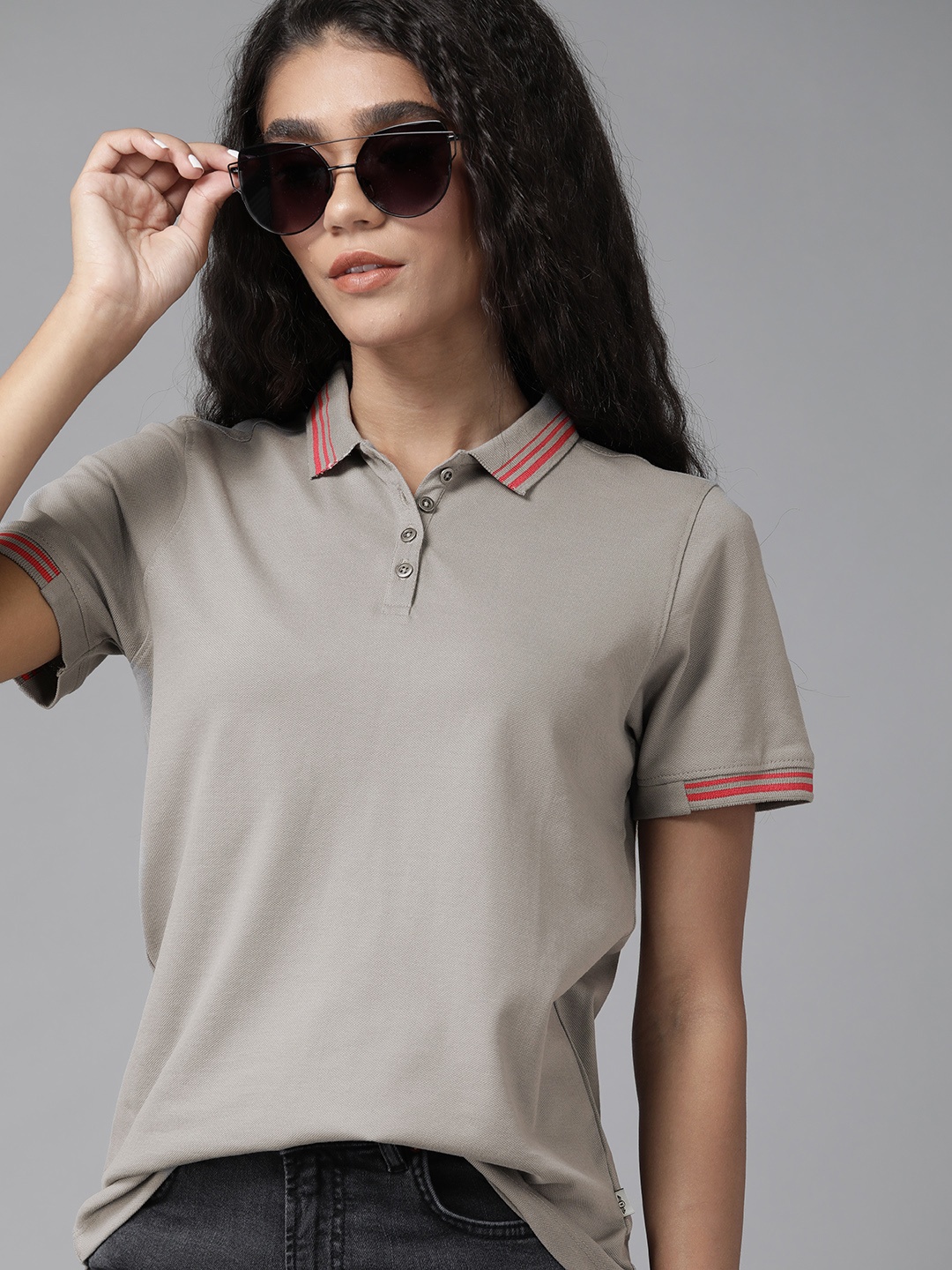 

Roadster Women Taupe Solid Polo Collar T-shirt