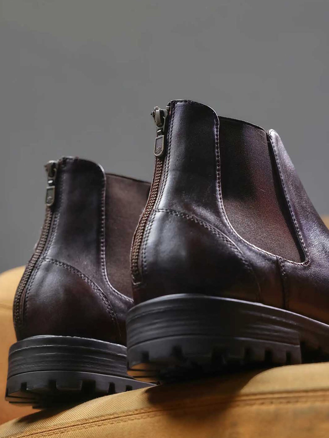 

RARE RABBIT Men Gum Leather Flat Boots, Brown