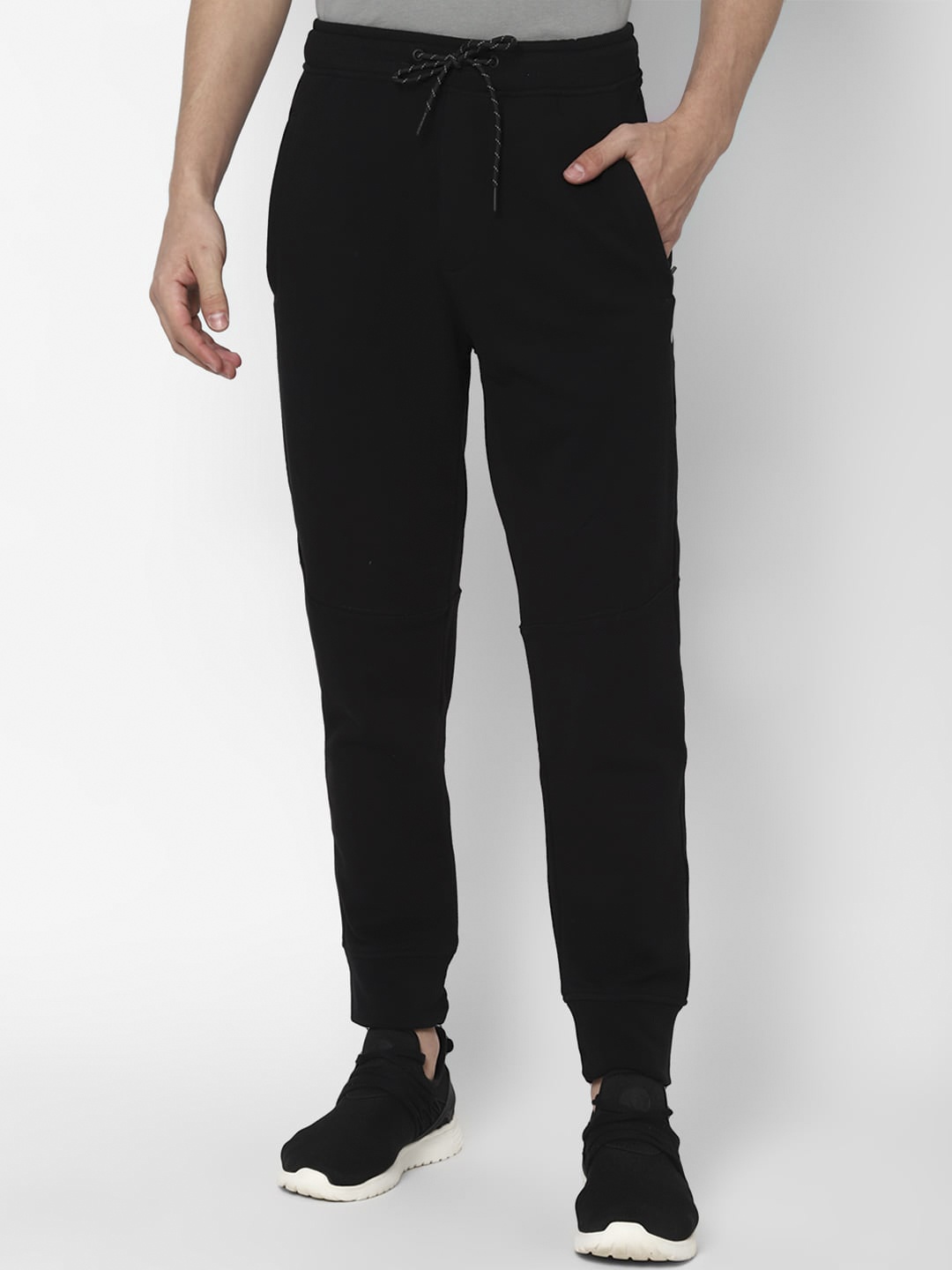 

AMERICAN EAGLE OUTFITTERS Men Black Solid Straight-Fit Joggers