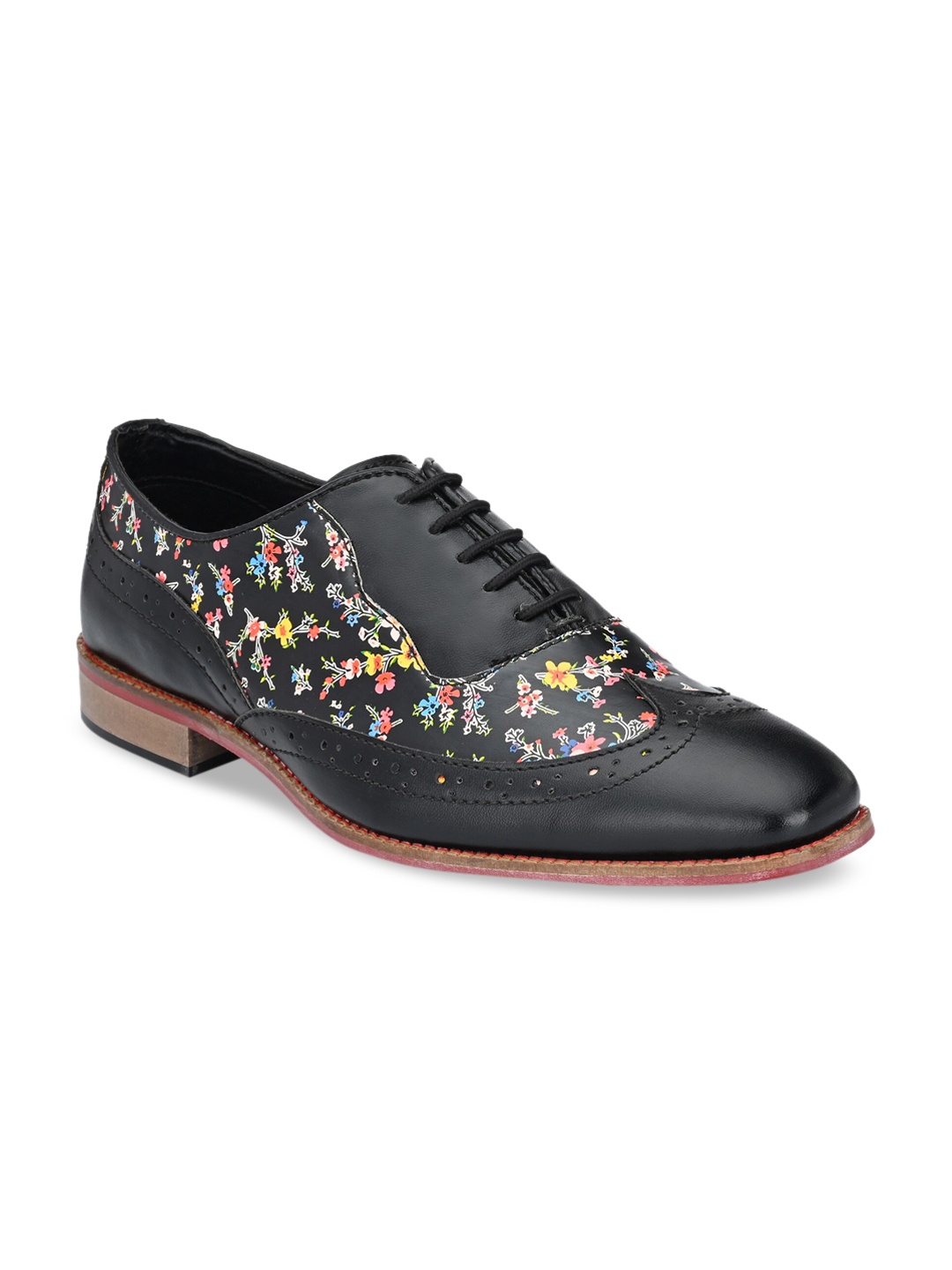 

KLEAT Men Black Printed Sneakers