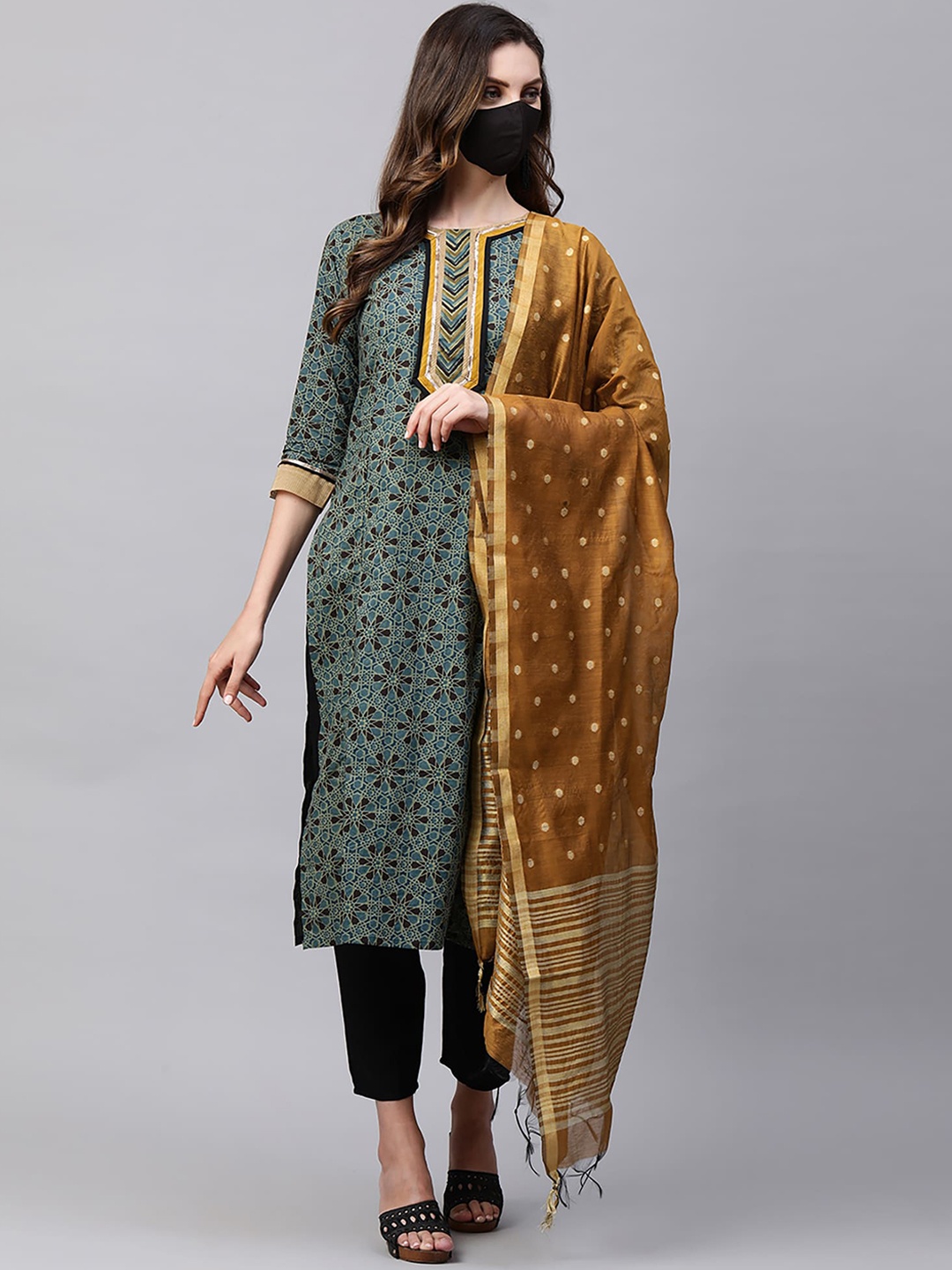 

Indo Era Women Green Panelled Pure Cotton Kurti Trousers Dupatta With Mask