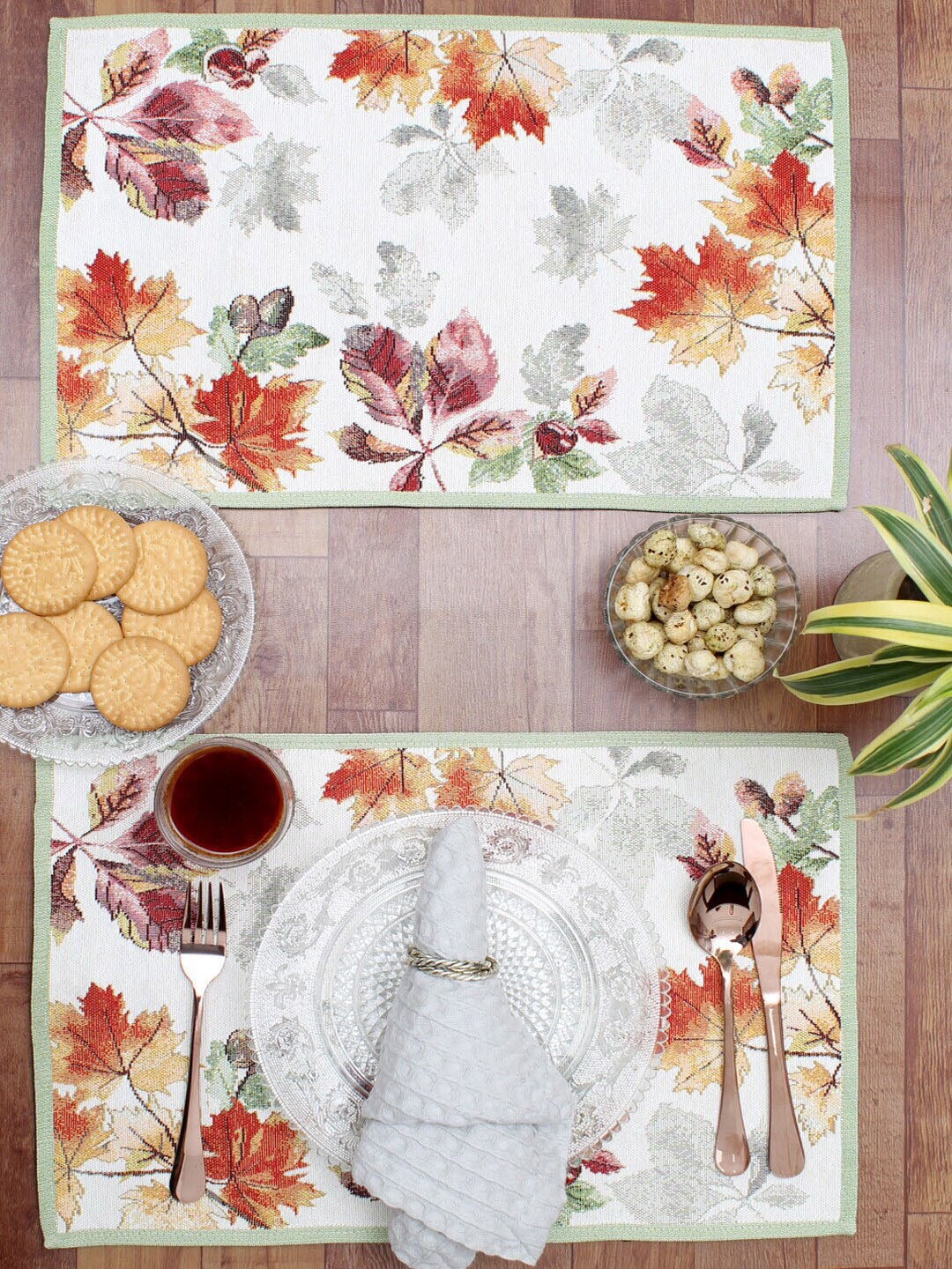 

AVI Living Set Of 6 White & Green Autumn Jacquard Table Placemats