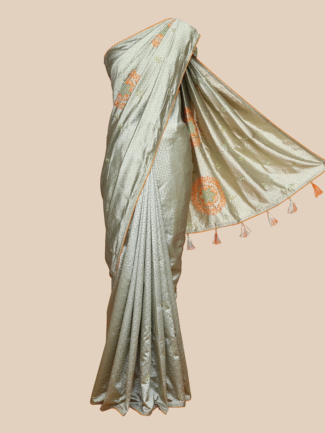

The Chennai Silks Green & Silver-Toned Embellished Embroidered Fusion Banarasi Saree