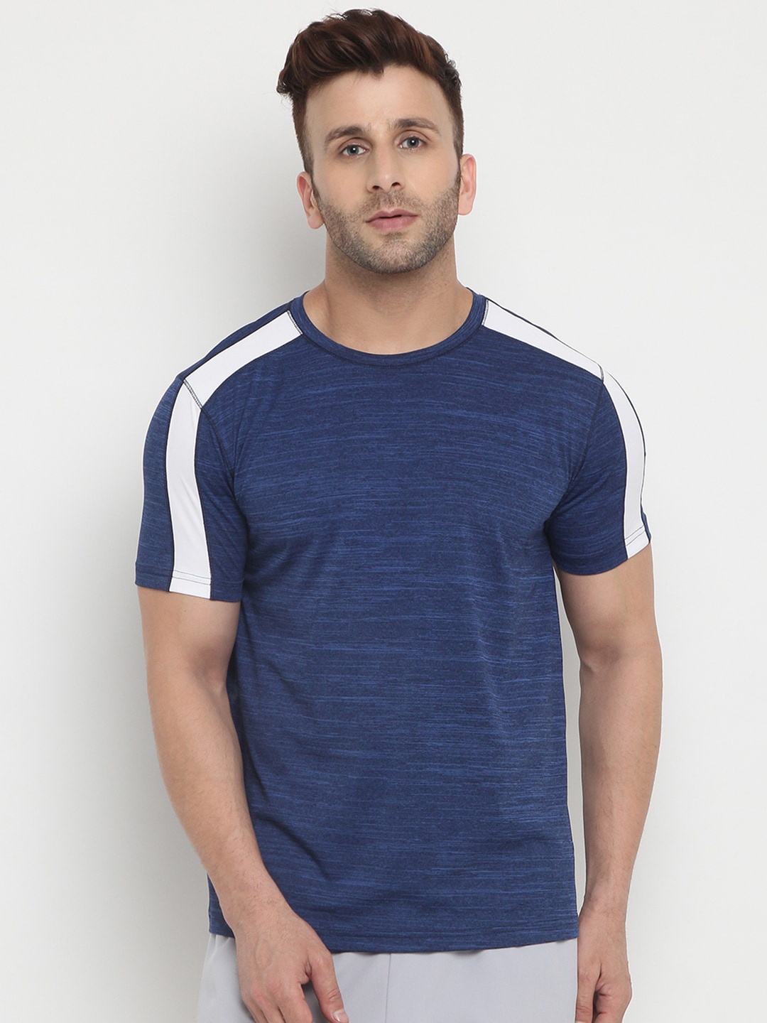 

PERFKT-U Men Blue Striped Running T-shirt with Hydra-Cool Technology