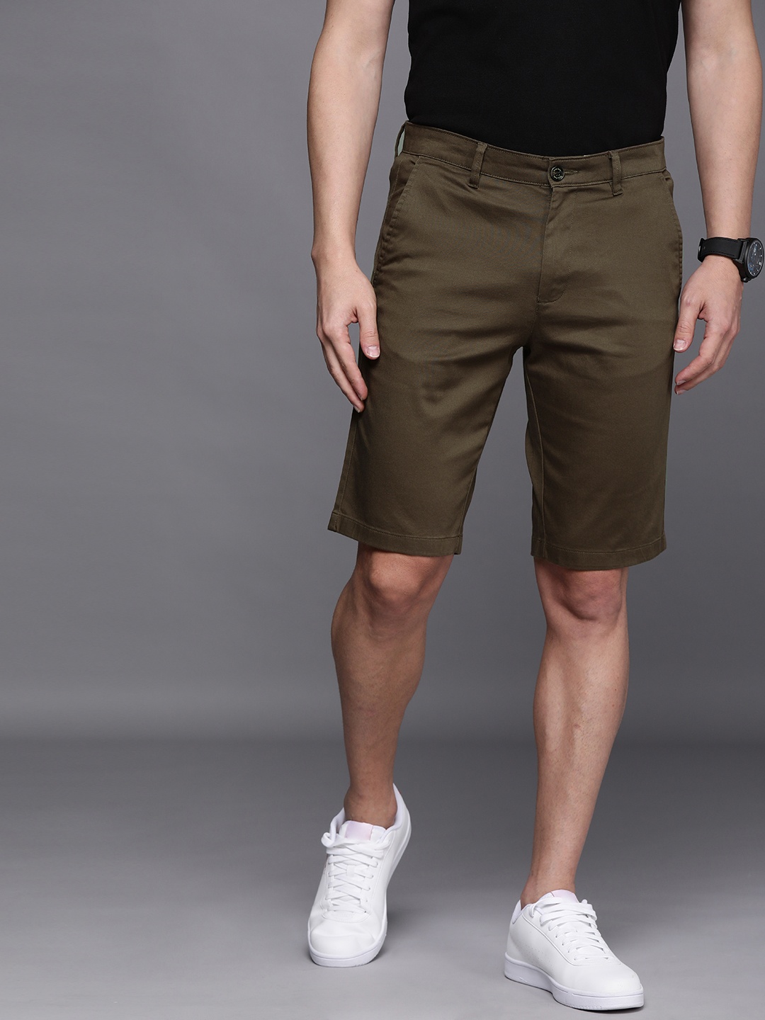 

Allen Solly Men Light Olive Solid Slim Fit Mid-Rise Regular Shorts