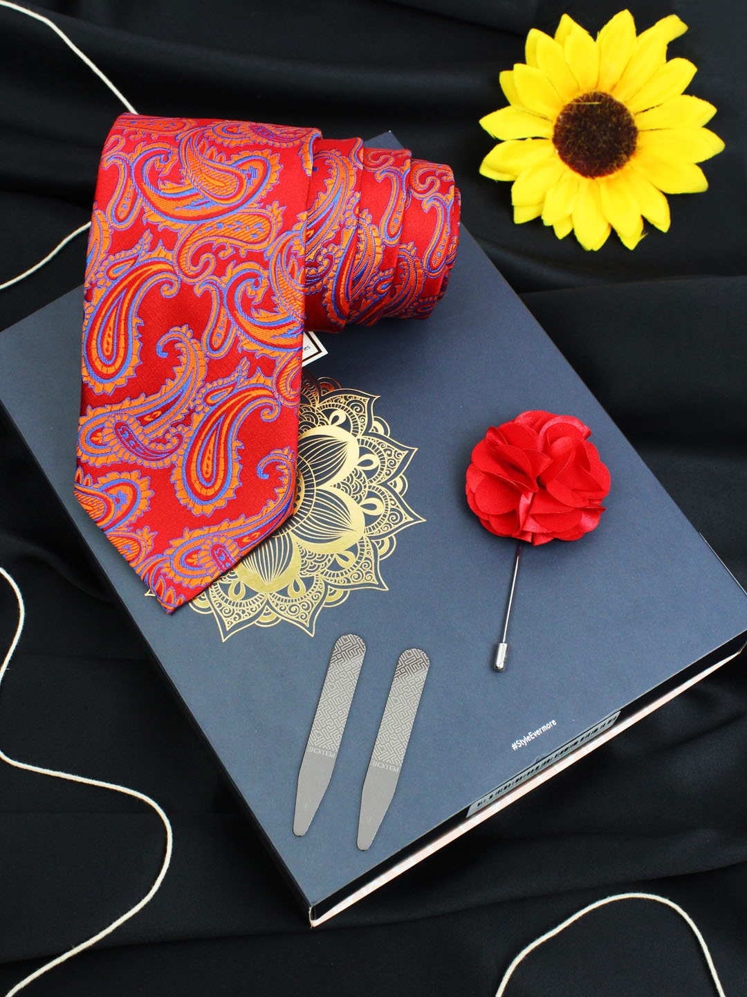 

PELUCHE The Graceful Slick Maroon & Blue Woven Design Broad Tie Gift Box