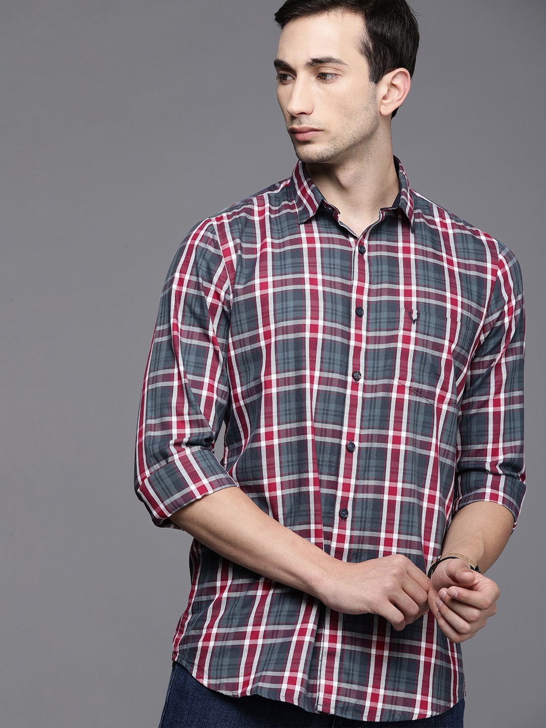 

Allen Solly Men Grey & Maroon Modern Fit Checked Casual Shirt