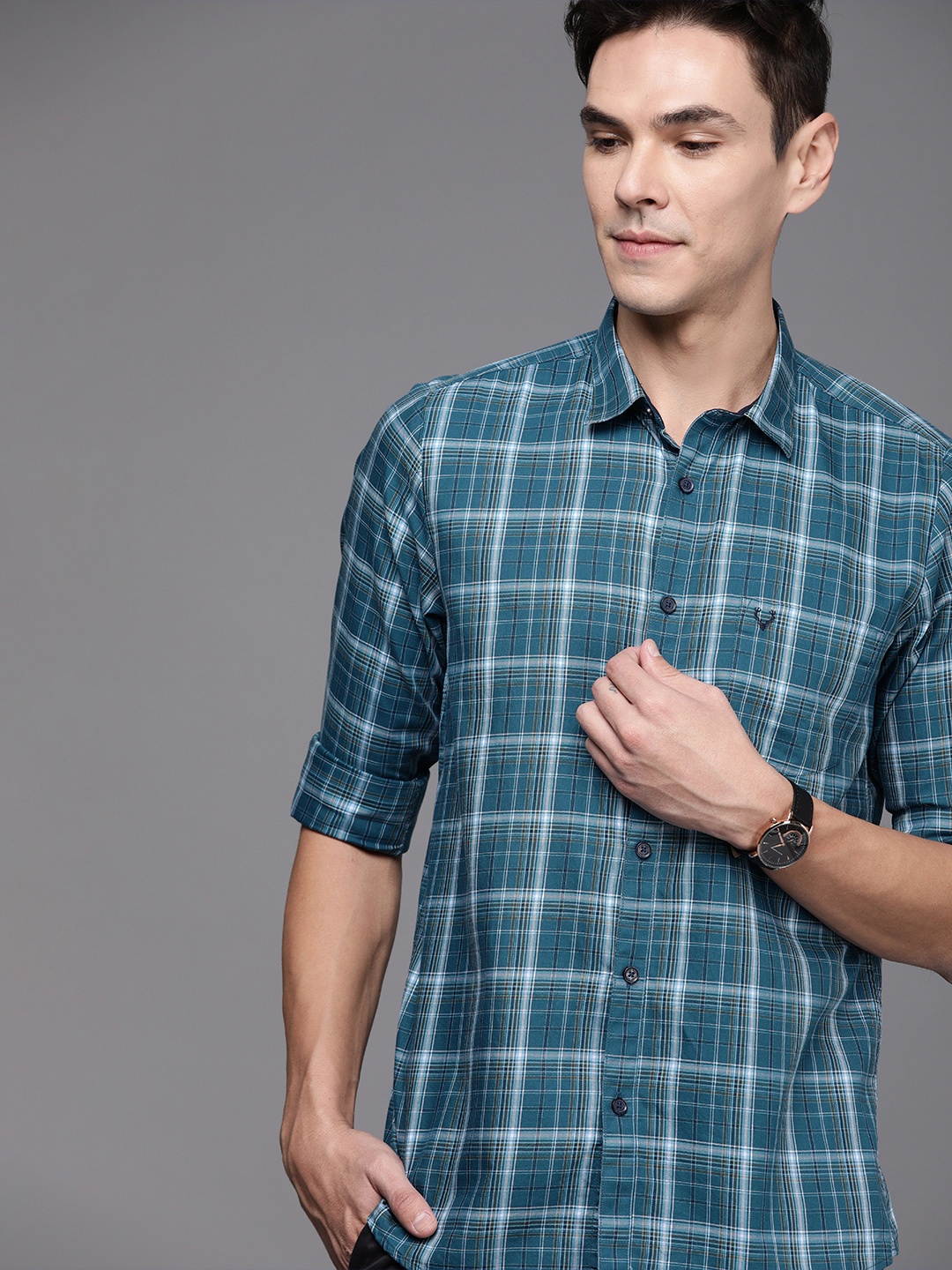 

Allen Solly Men Teal Blue & White Slim Fit Pure Cotton Checked Casual Shirt