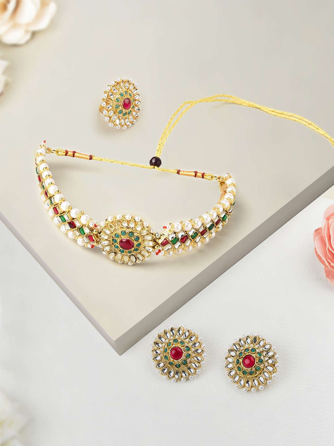

Zaveri Pearls Gold-Plated & Green Kundan-Studded & Pearls Beaded Handcrafted Jewellery Set