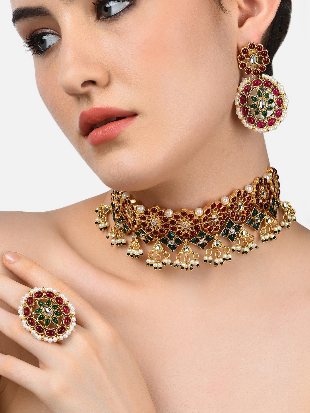 

Zaveri Pearls Gold-Plated Maroon & Green Kundan-Studded Beaded Jewellery Set