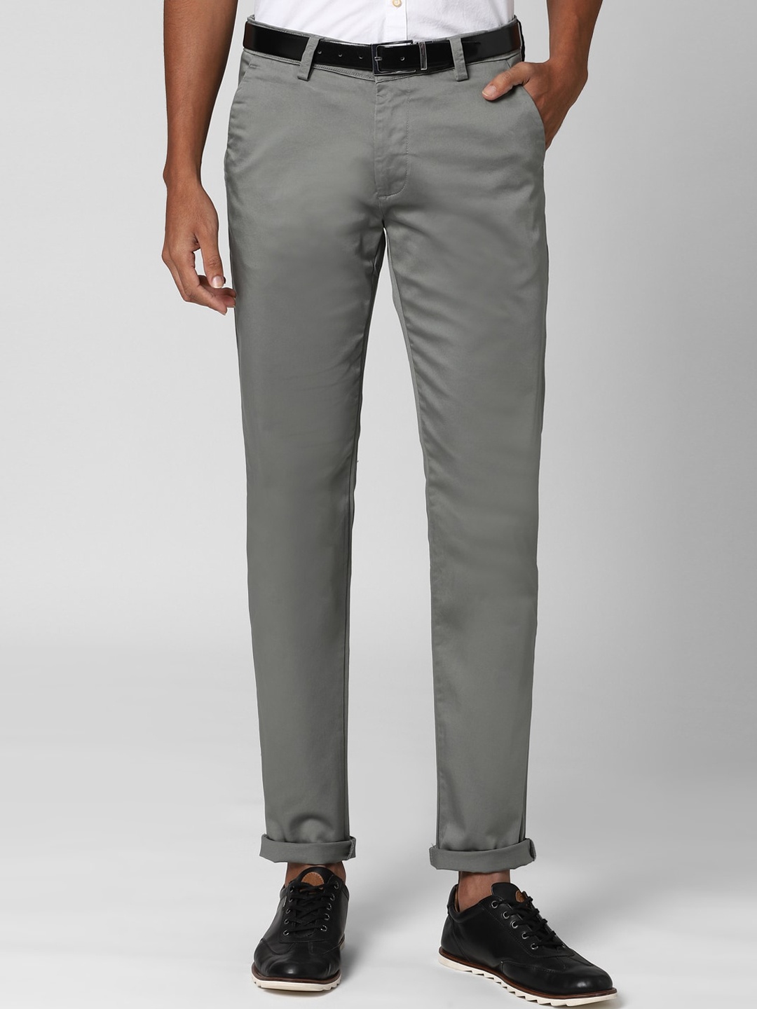 

Peter England Men Casuals Grey Slim Fit Trousers