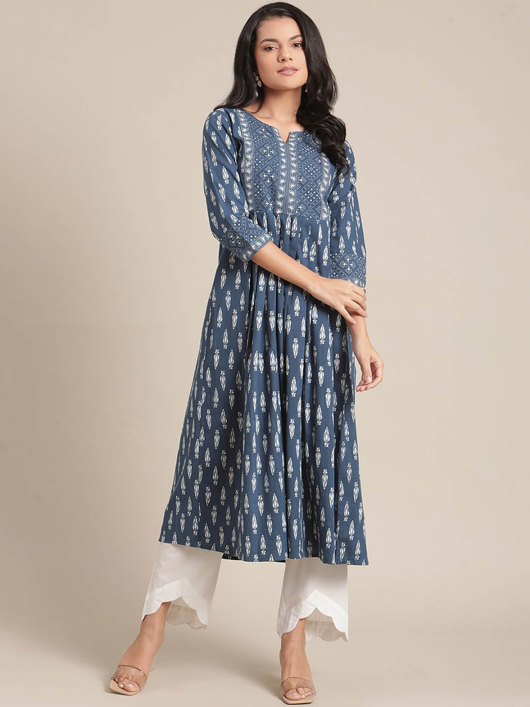 

Varanga Women Blue Ethnic Motifs Printed Kurta