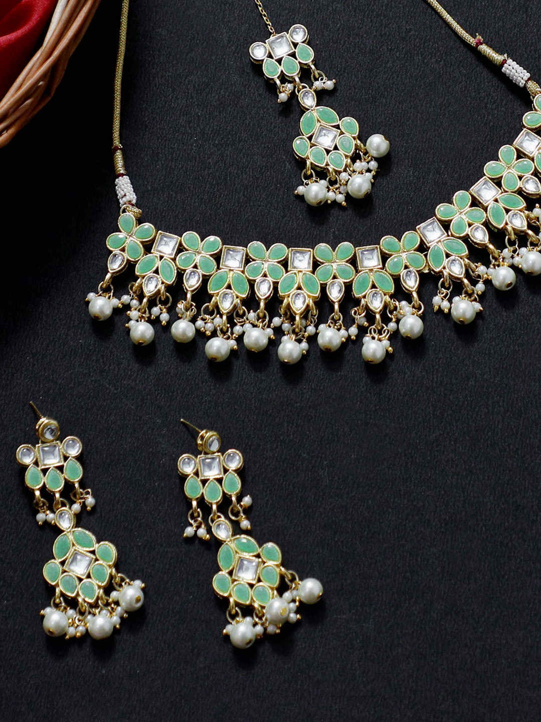 

KARATCART Gold-Plated Lime Green & White Kundan-Studded Beaded Jewellery Set