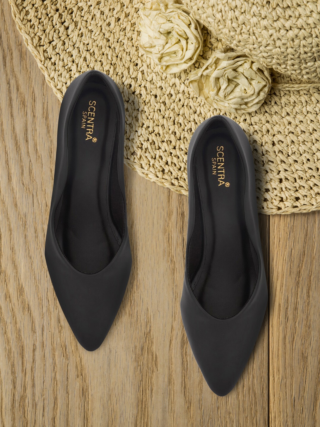 

SCENTRA Women Black Kitten Heeled Pumps