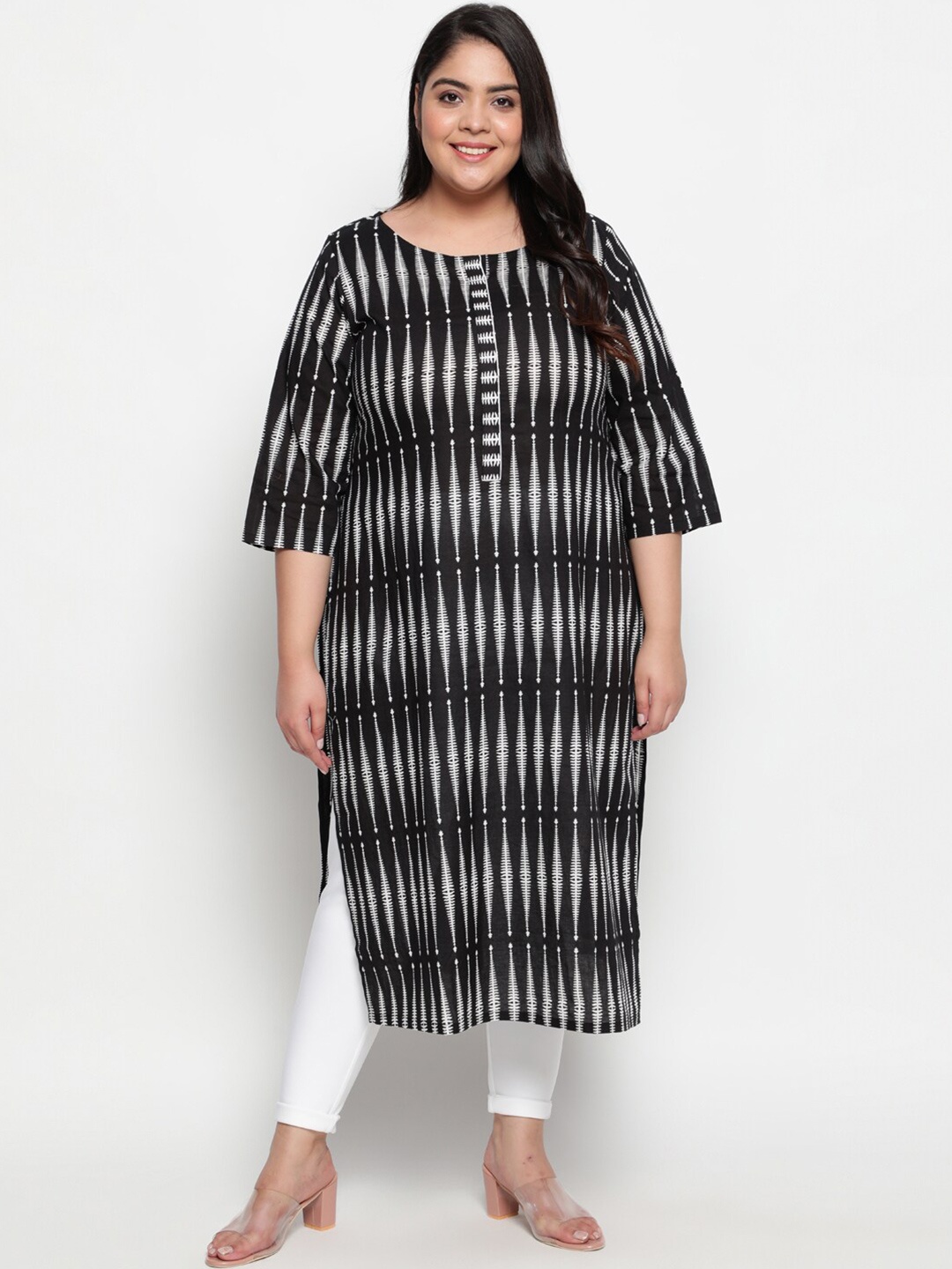 

Amydus Women Plus Size Black & White Geometric Printed Pure Cotton Kurta