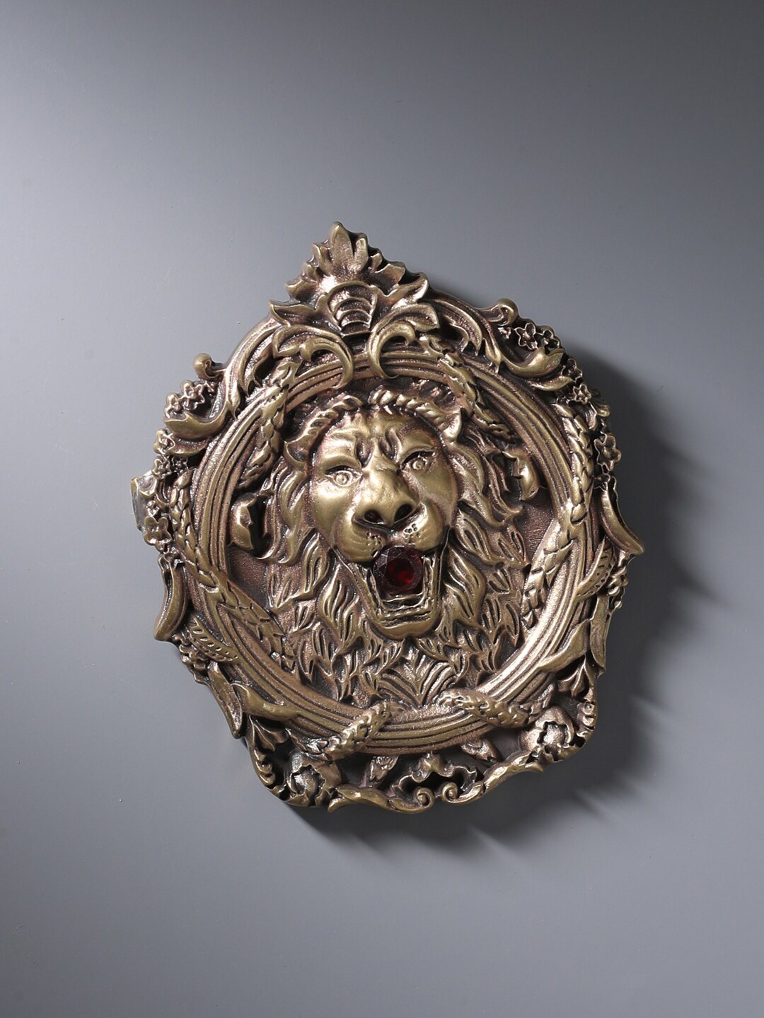 

COSA NOSTRAA Antique Gold-Toned Lion Power Brooch