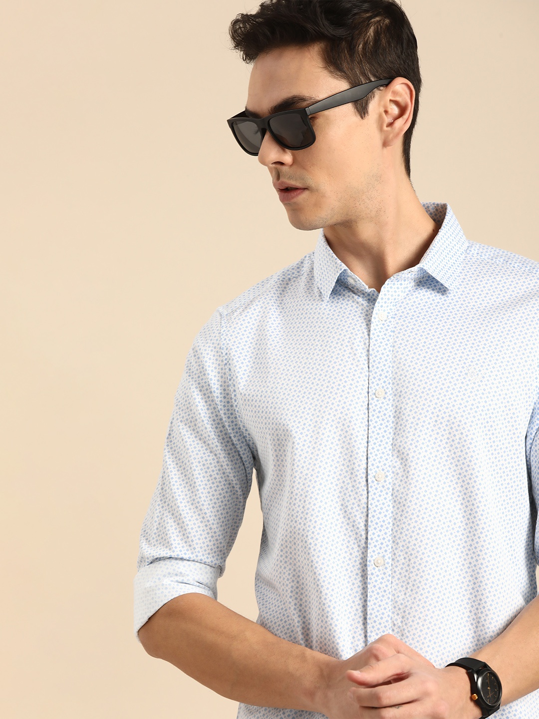 

Being Human Men White & Blue Printed Slim Fit Casual Shirt
