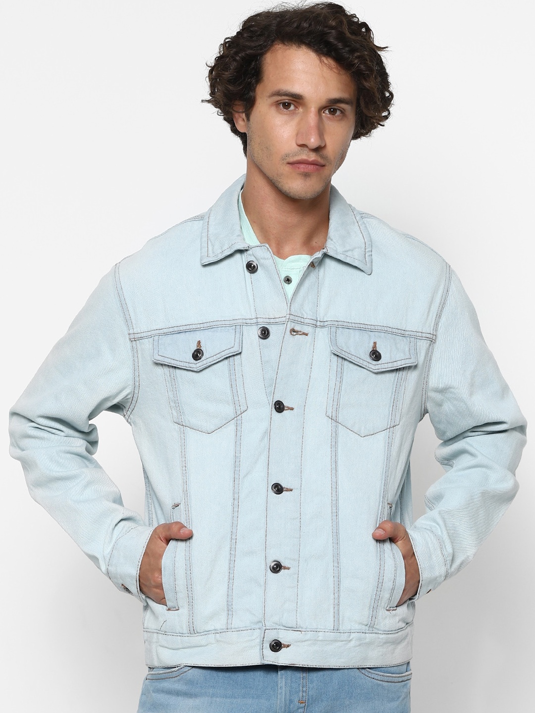 

FOREVER 21 Men Blue Washed Colourblocked Denim Jacket