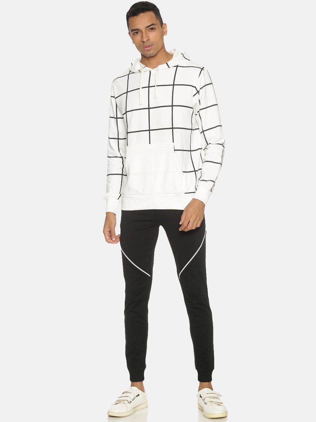 

Campus Sutra Men White & Black Checked Cotton Tracksuit