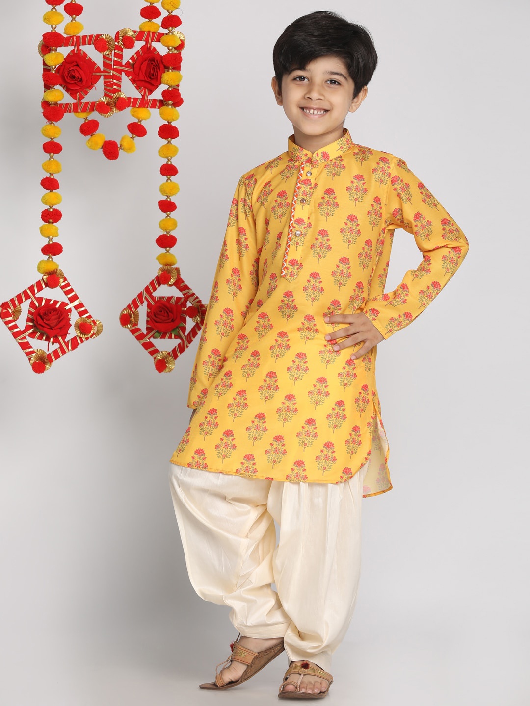 

VASTRAMAY Boys Floral Printed Kurta with Patiala, Yellow