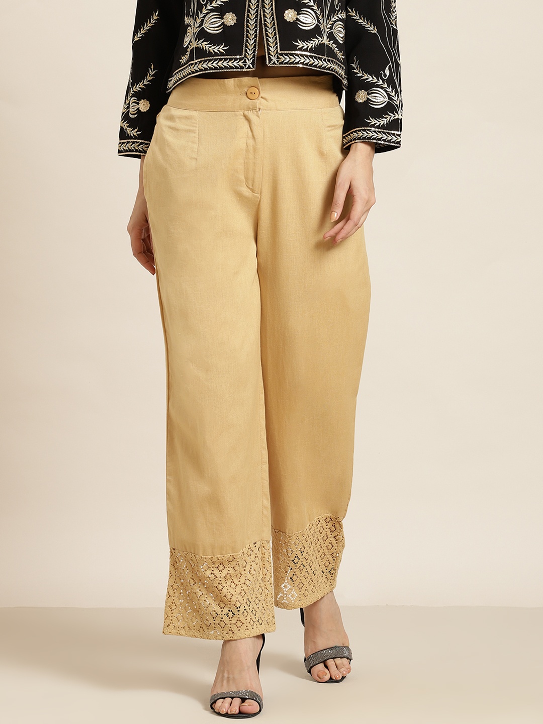 

Juniper Women Gold-Toned Hem Design Hakoba Pants