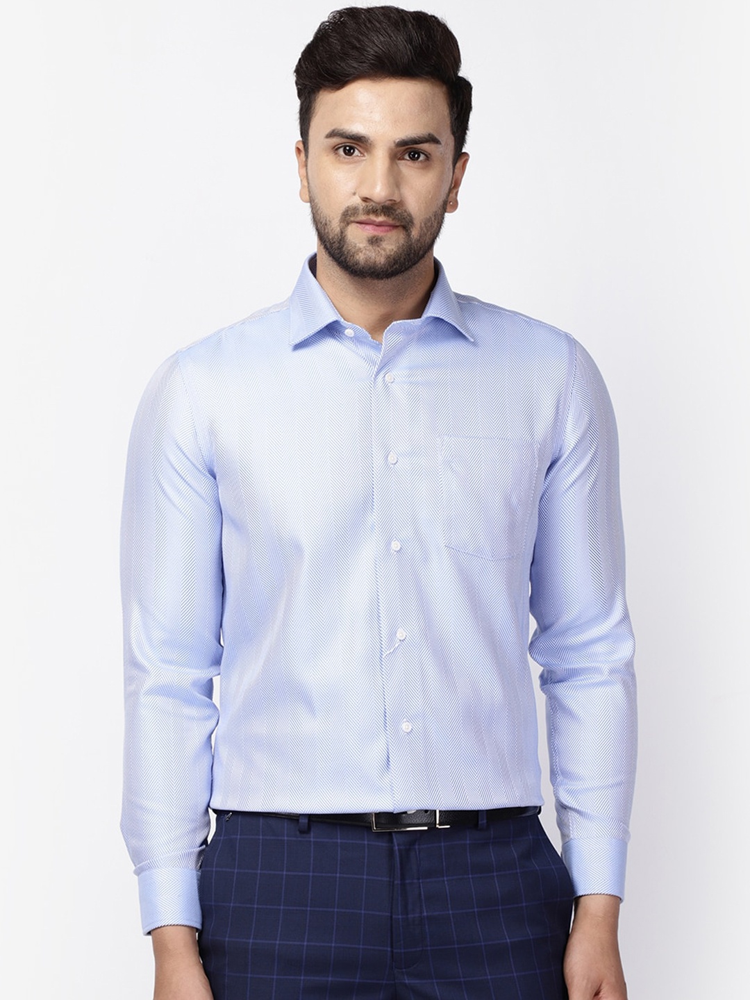 

Blackberrys Men Blue Slim Fit Chevron Casual Shirt