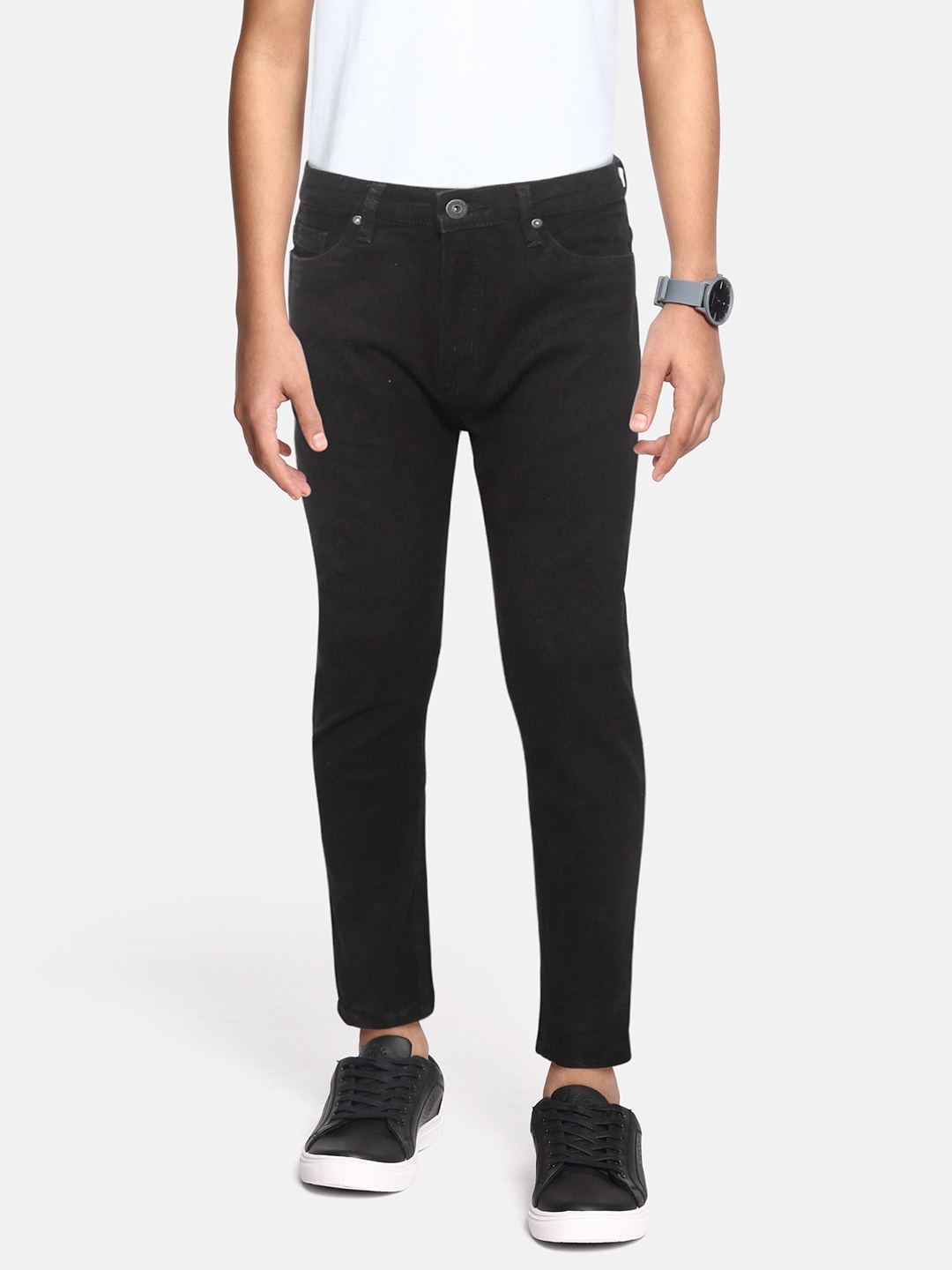 

UTH by Roadster Boys Black Solid Mid Rise Stretchable Jeans