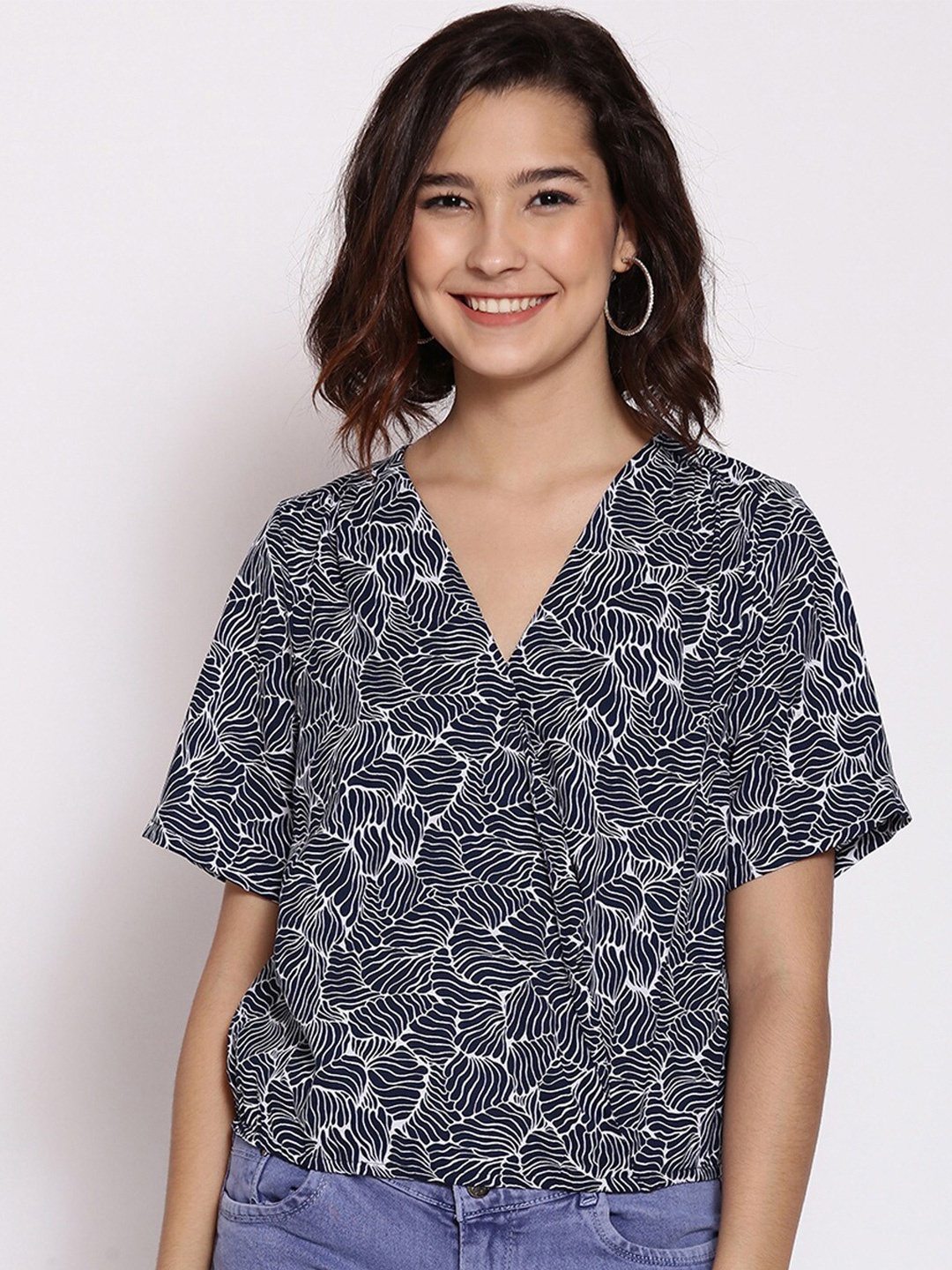 

Oxolloxo Women Navy Blue And White Printed Top