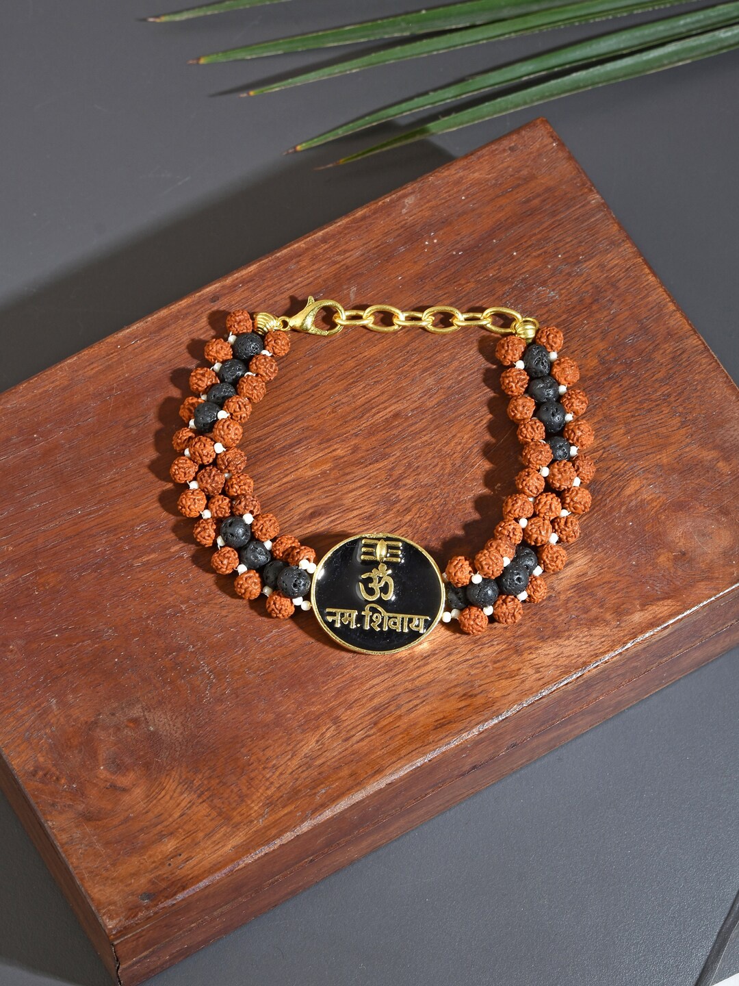 

Tistabene Men Gold-Toned & Brown Gold-Plated Charm Bracelet