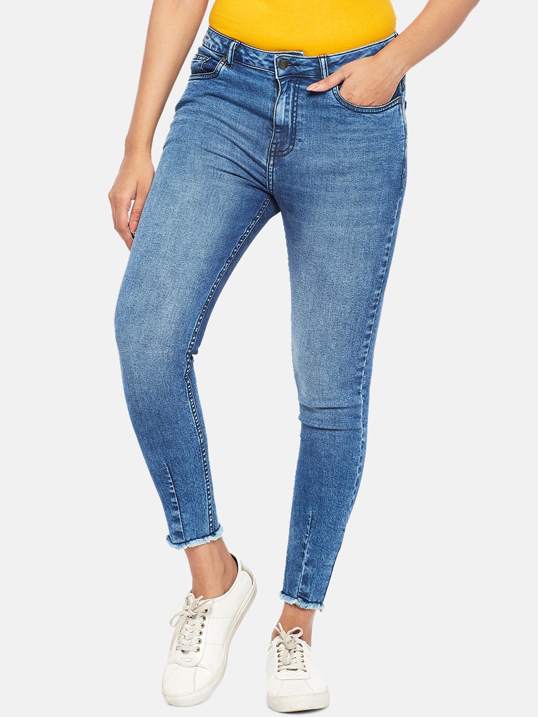 

People Women Mid-Rise Blue Light Fade Jeans